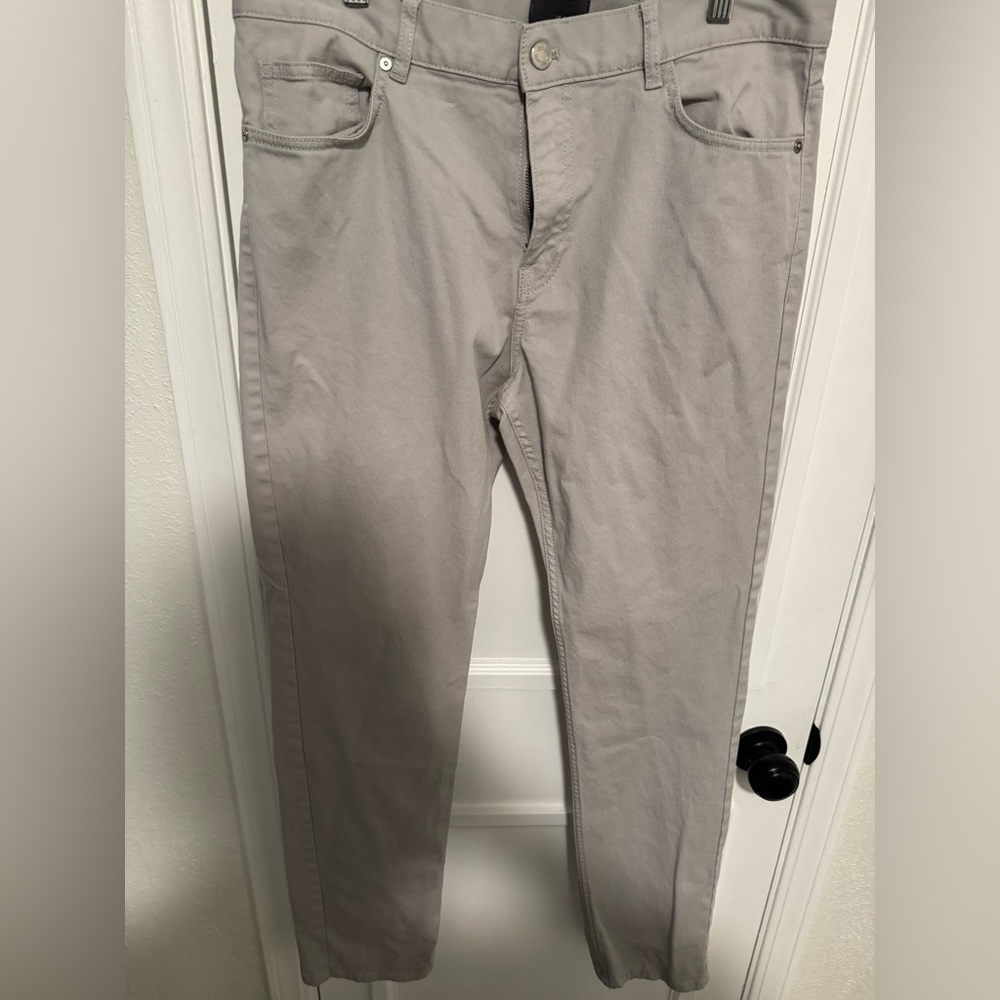 Size 32 men’s H&M light tan khaki pants slim fit